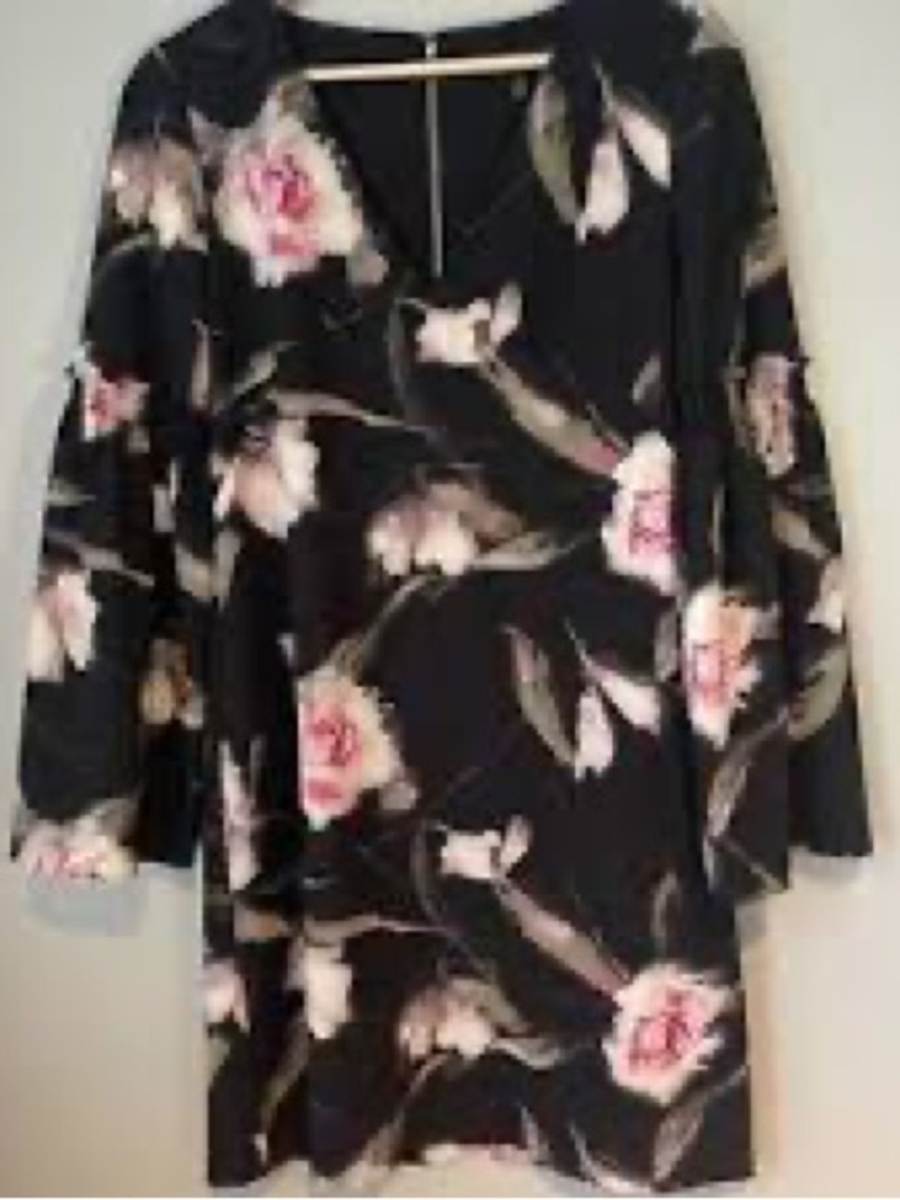 White House Black Market Black Floral V-Neck Shift Dress